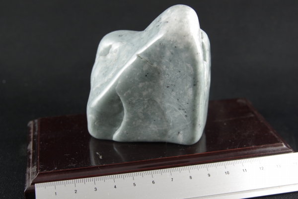 糸魚川産翡翠原石 磨き 521g 天然石販売 名取貴石 天然石原石鉱物