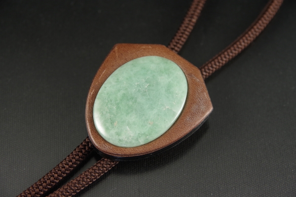 ミャンマー翡翠ペンダントトップ販売 名取貴石 天然石原石鉱物結晶