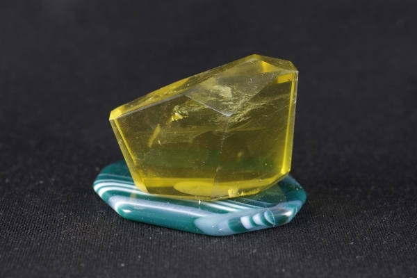 研磨品】十勝石玲瓏 北海道産レインボーオブシディアン 十勝石 玲瓏石