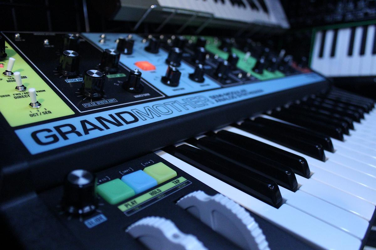 MOOG GRANDMOTHERの美品中古が入荷！！ | イシバシ楽器スタッフブログ