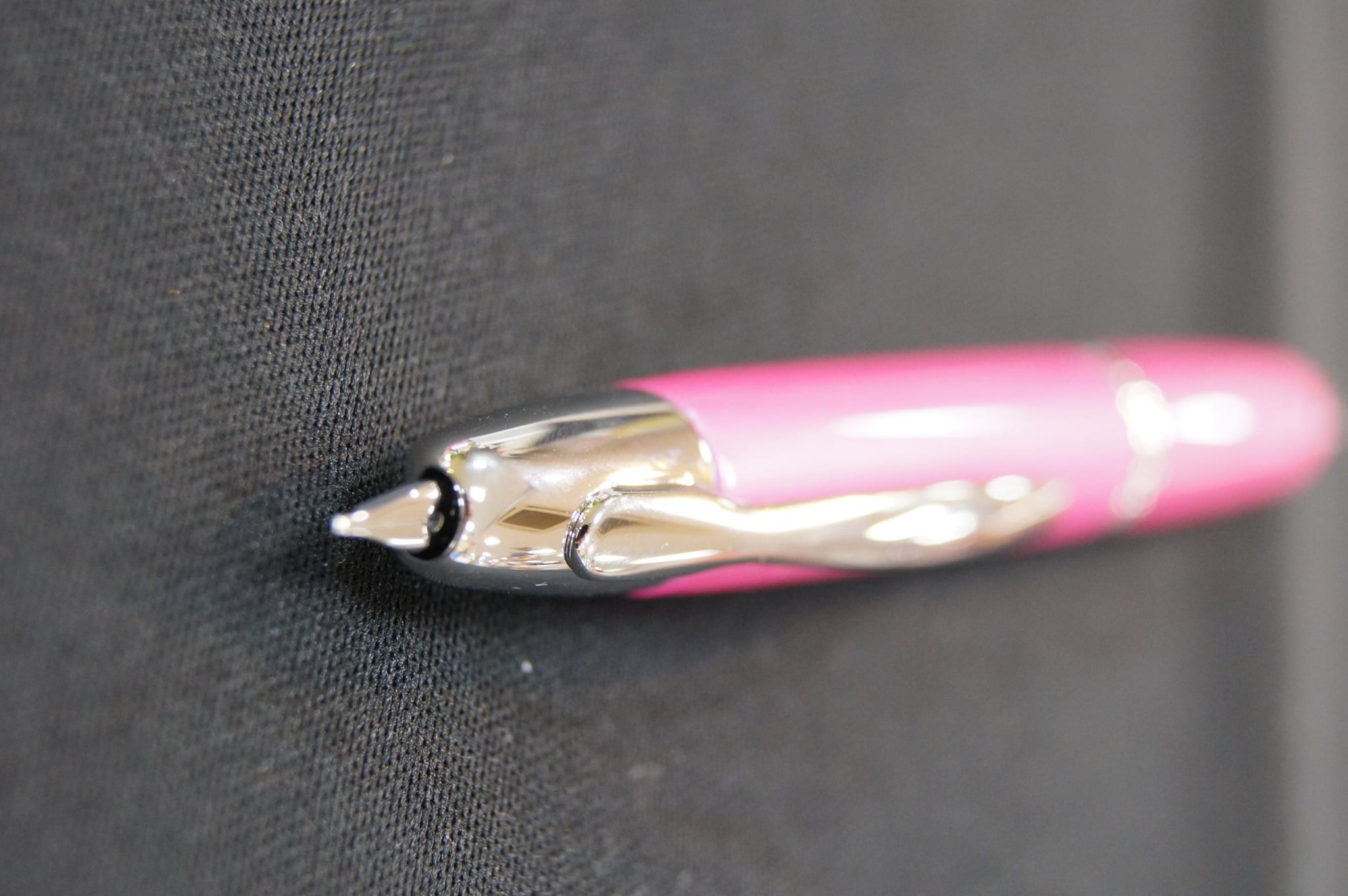 美品】洗浄済 パイロット キャップレス万年筆M 2011限定ピンク PILOT