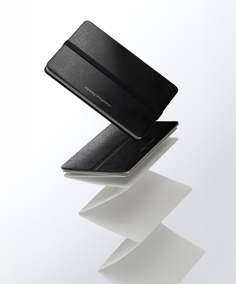 アイテムのご紹介「CREPE DRAPE T」 – isseymiyake.com