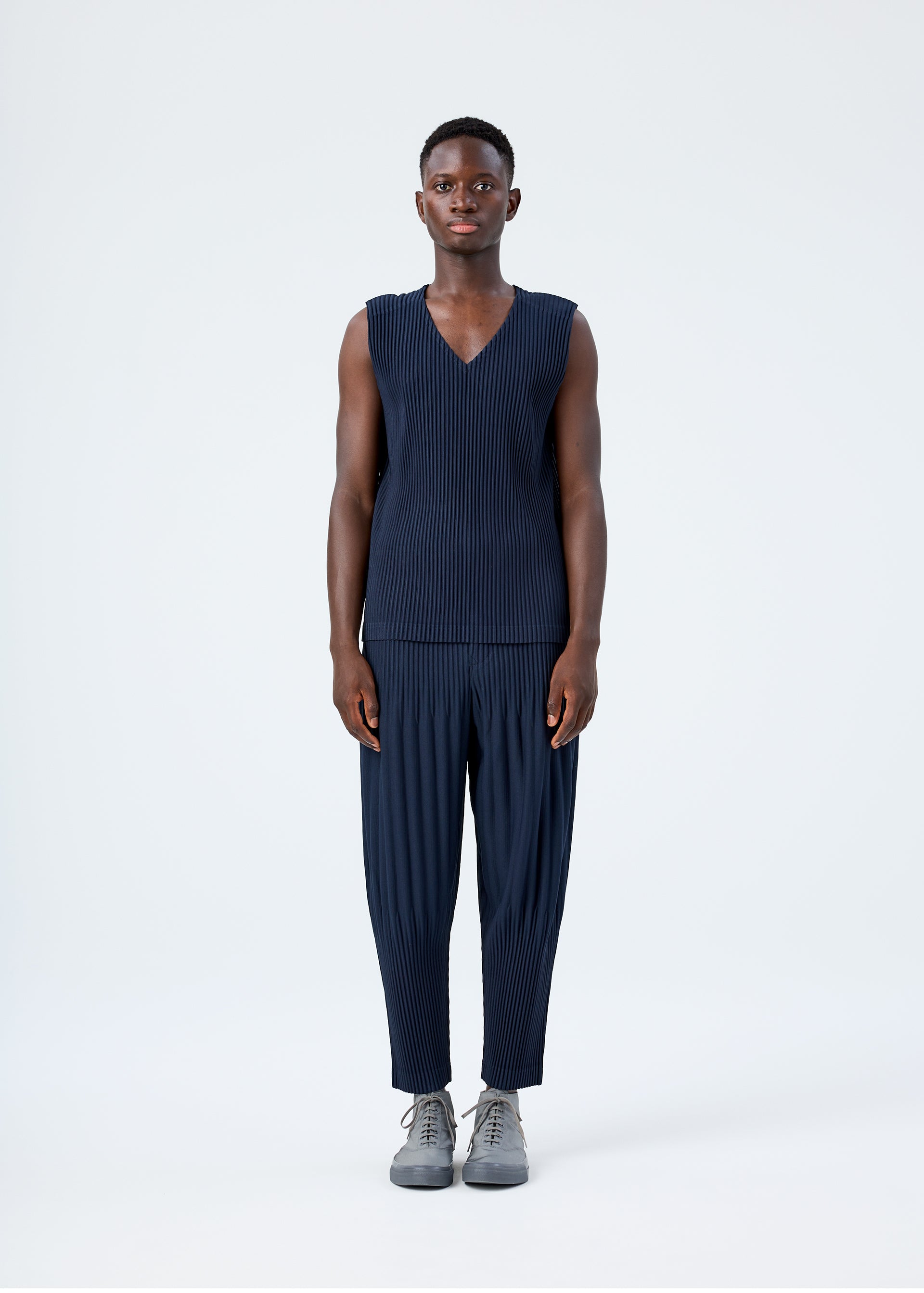 BASICS – isseymiyake.com