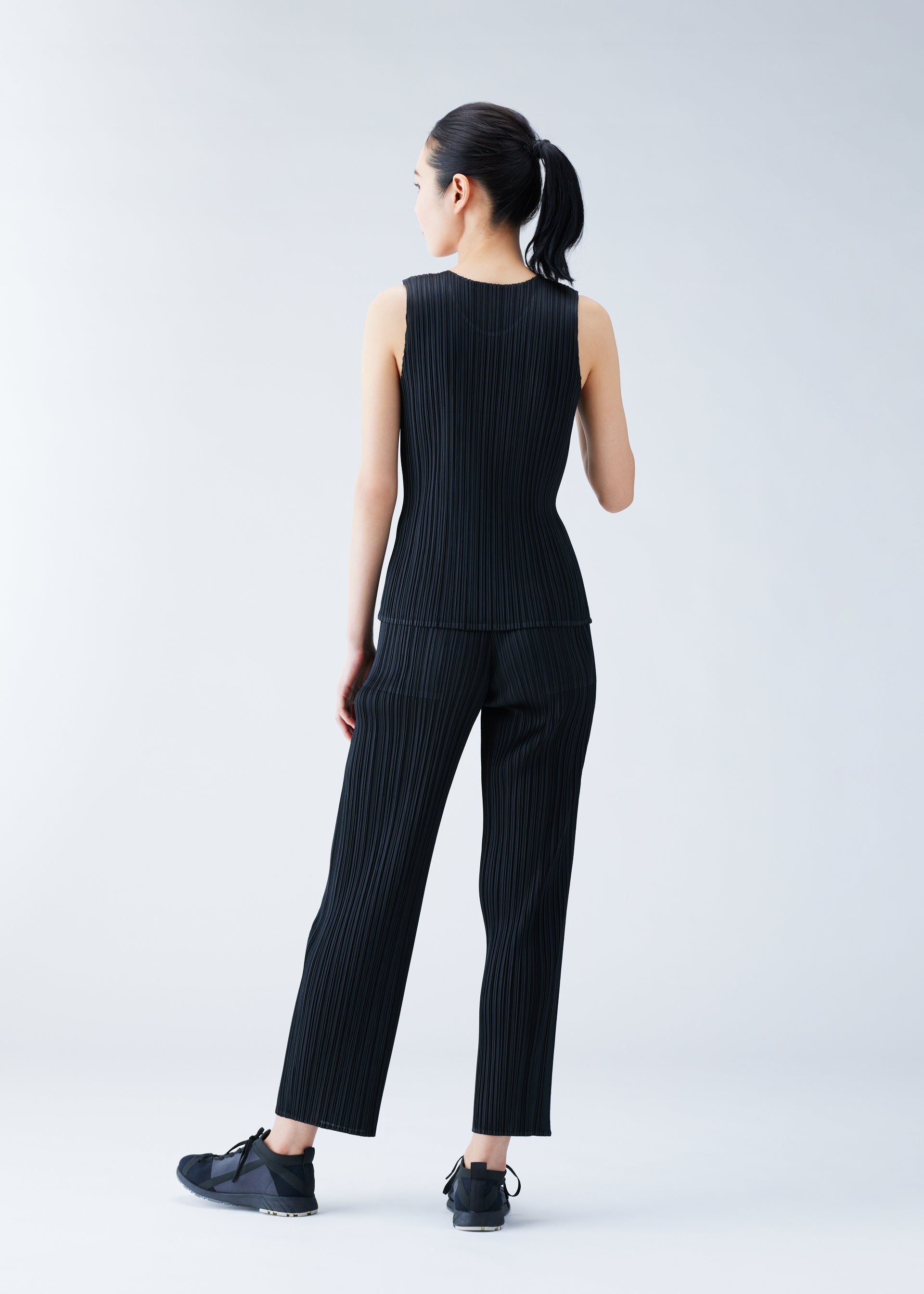 イッセイミヤケプリーツパンツ