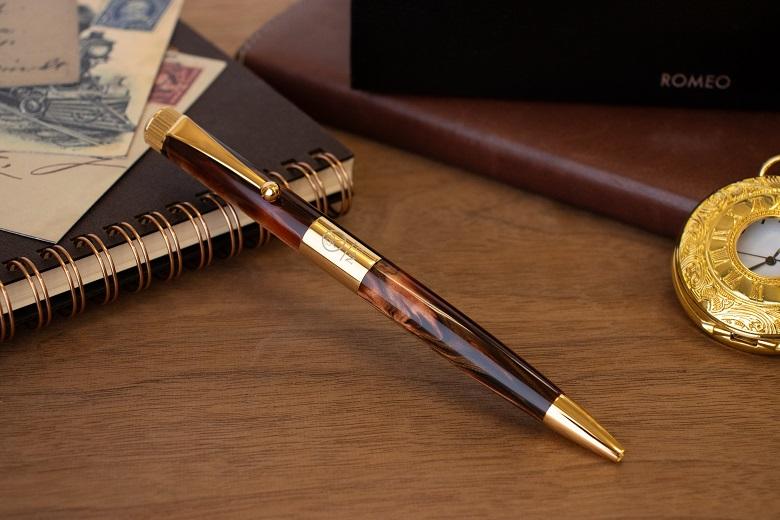 ROMEO No.3 オーリックアンバーボールペン 専用ケース付き 新製品