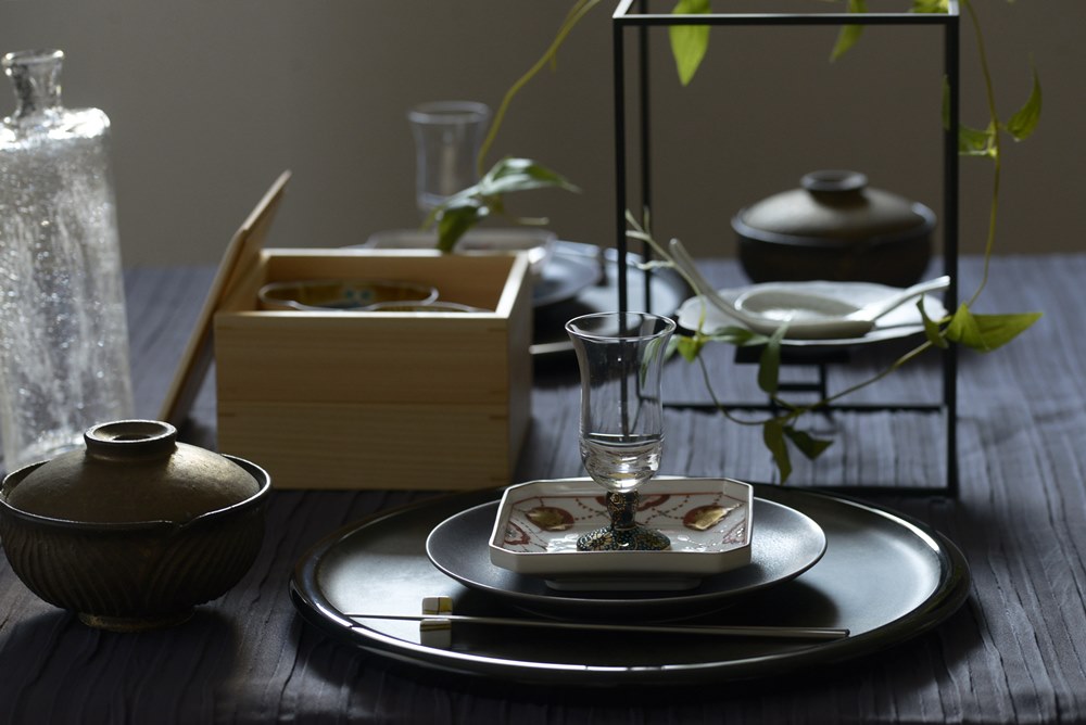 美品/未使用】九谷焼 鷹と松の絵柄の陶器飾皿 Yahoo!オークション