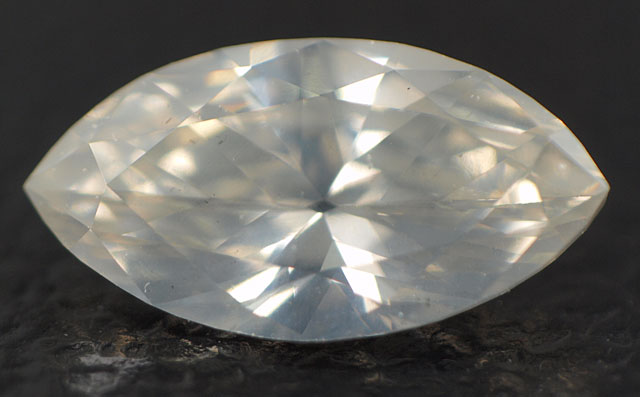 ダイヤモンド ルース(裸石) 0.158ct 【蛍光性が黄緑色系のレアダイヤ