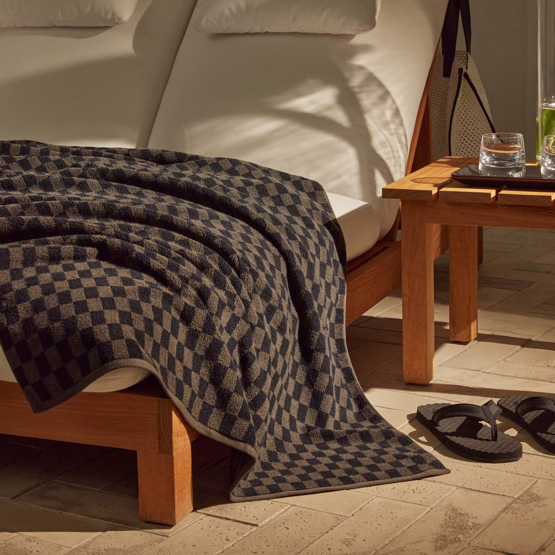 Checkered Beach Towel - Palm/Black | James Perse Los Angeles