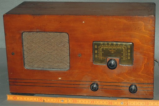 終戦直後の普及型ラジオ受信機