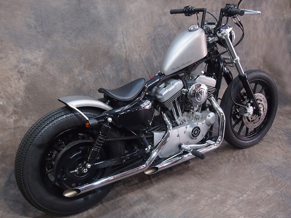 スポーツスターをベースにモディファイ