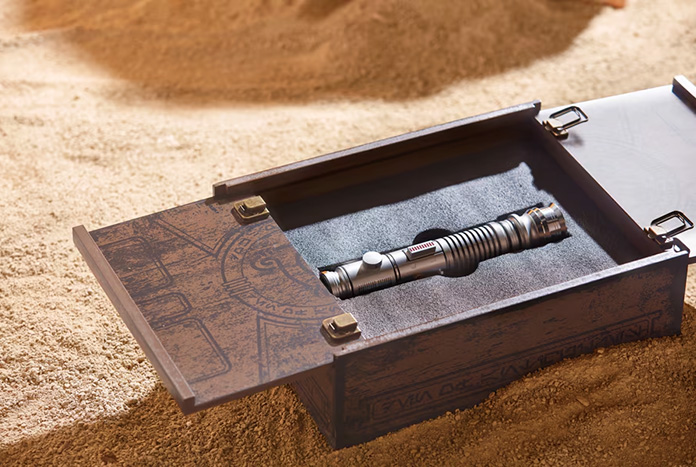 Ki-Adi-Mundi Legacy Lightsaber Box Set Celebrating 5th Anniversary