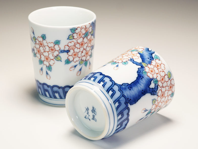有田焼】睦揃（夫婦茶碗セット）染錦吉祥桜図