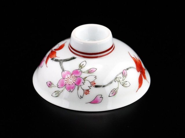 天皇陛下献上窯元作 有田焼ぐい呑み盃 色絵桜図 - JTOPIA