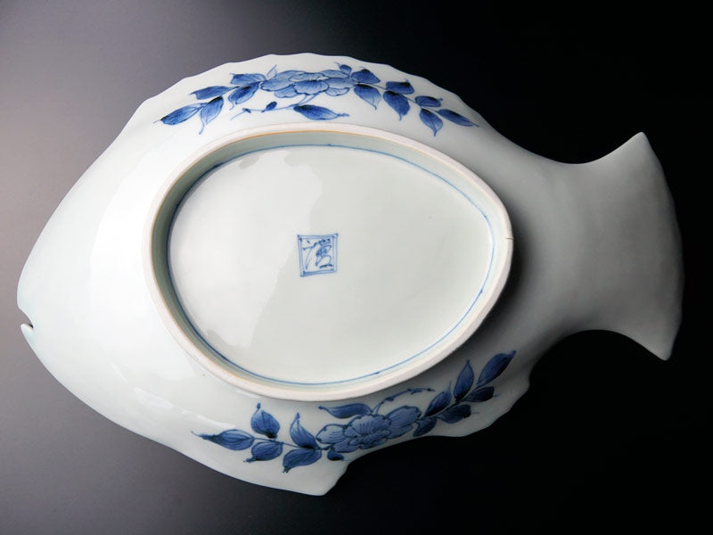 鍋島焼の染付け大皿 稚児絵 直径約30cm 鍋島焼の染付け大皿 稚児絵