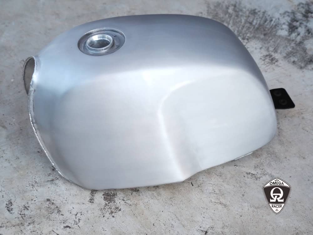 タイガー。w650 タンク Kawasaki W650 アルミ タンク