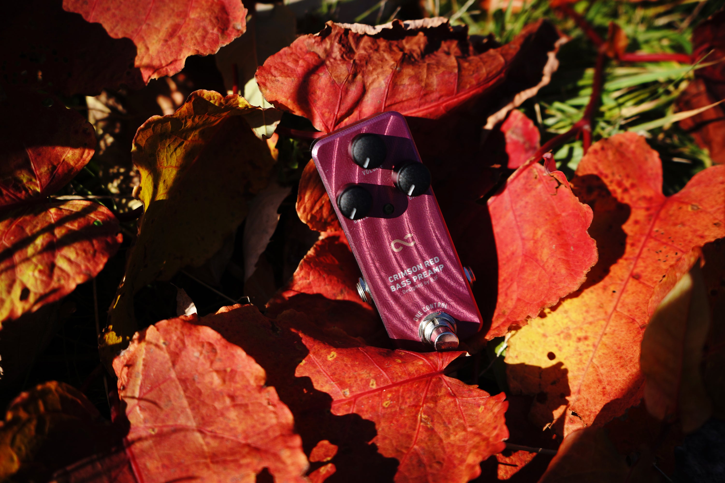 One Control CRIMSON RED BASS PREAMP – OneControl