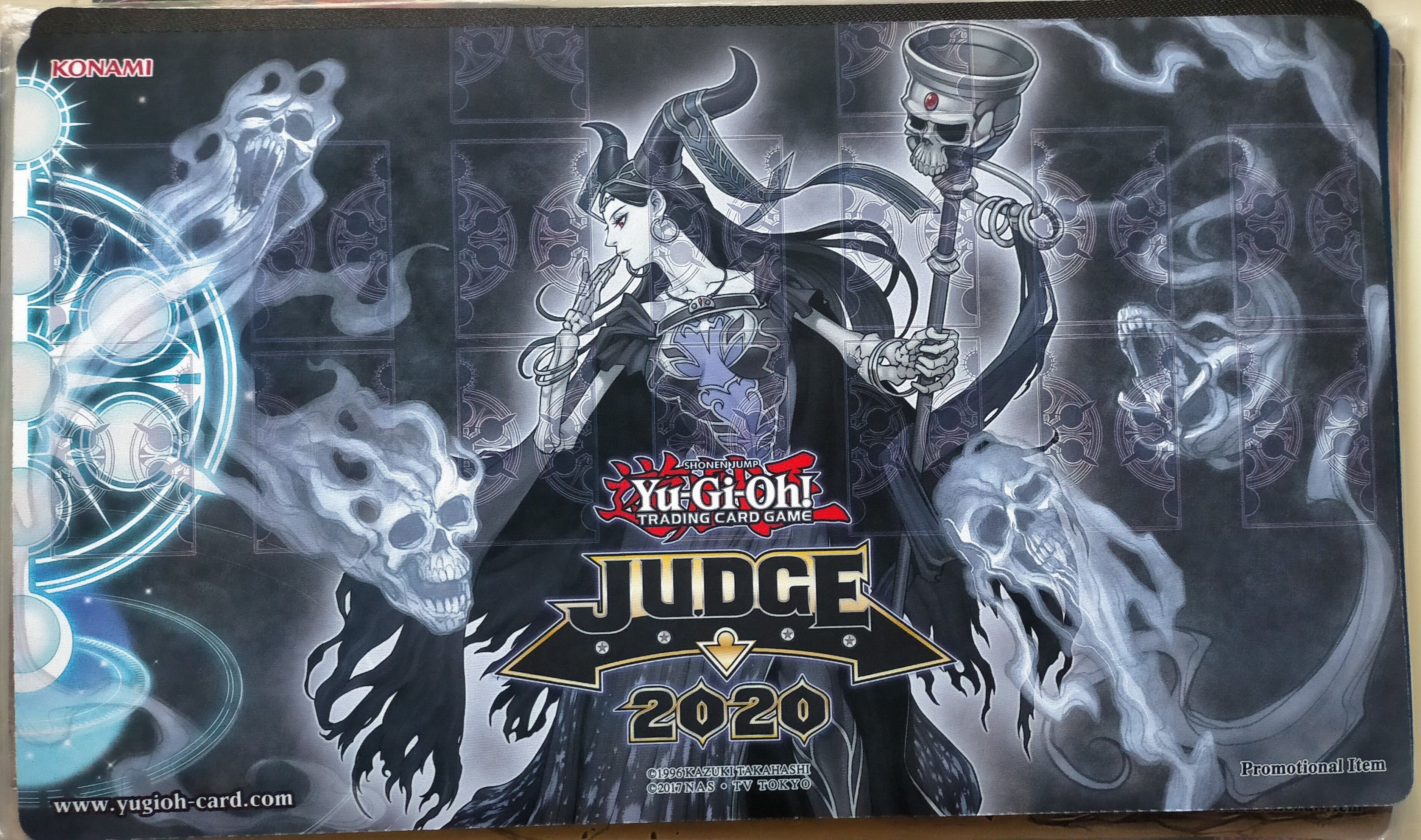 遊戯王 プレイマット judge 2018 幻想の見習い魔導士 遊戯王 プレイ