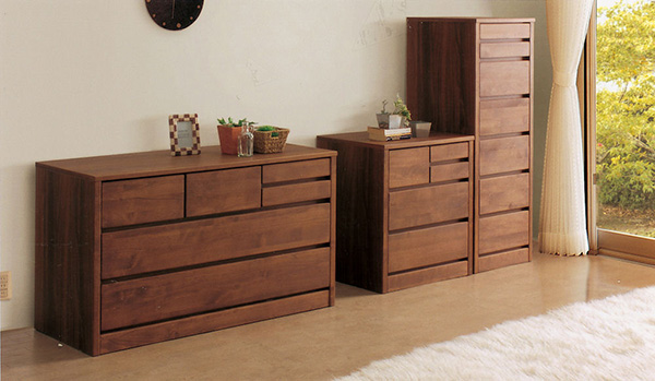 アルダーをオイル塗装した木のぬくもりが伝わる整理引出収納タンス