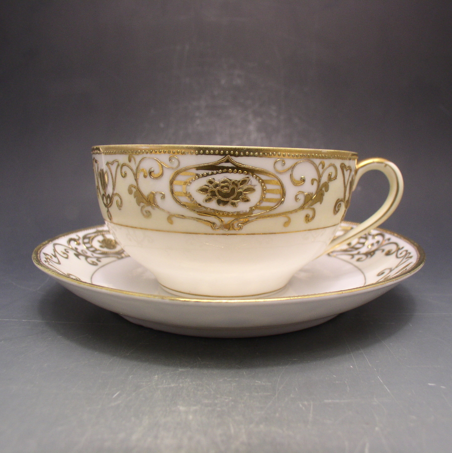 セール‼️断捨離逸品‼️オールドノリタケ ゴージャス 金彩薔薇装飾