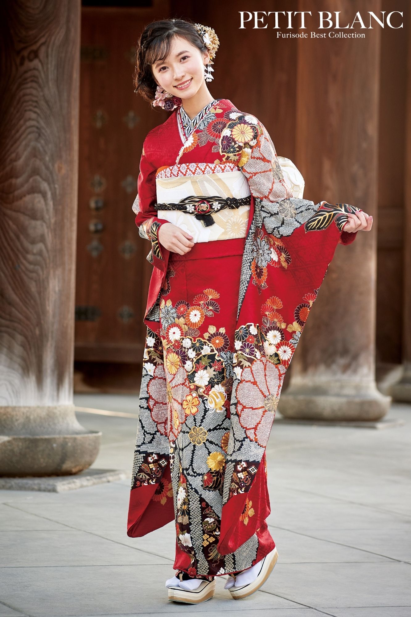 赤×黒絞り柄で魅せる正統派古典振袖｜金駒刺繍が 【