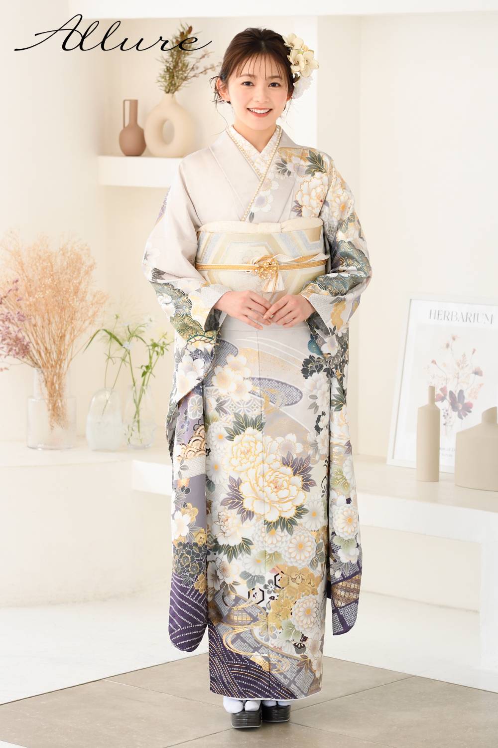 あ791)アンティーク振袖㊗️クリーム色に古典的な祝い柄 鳳凰 金駒