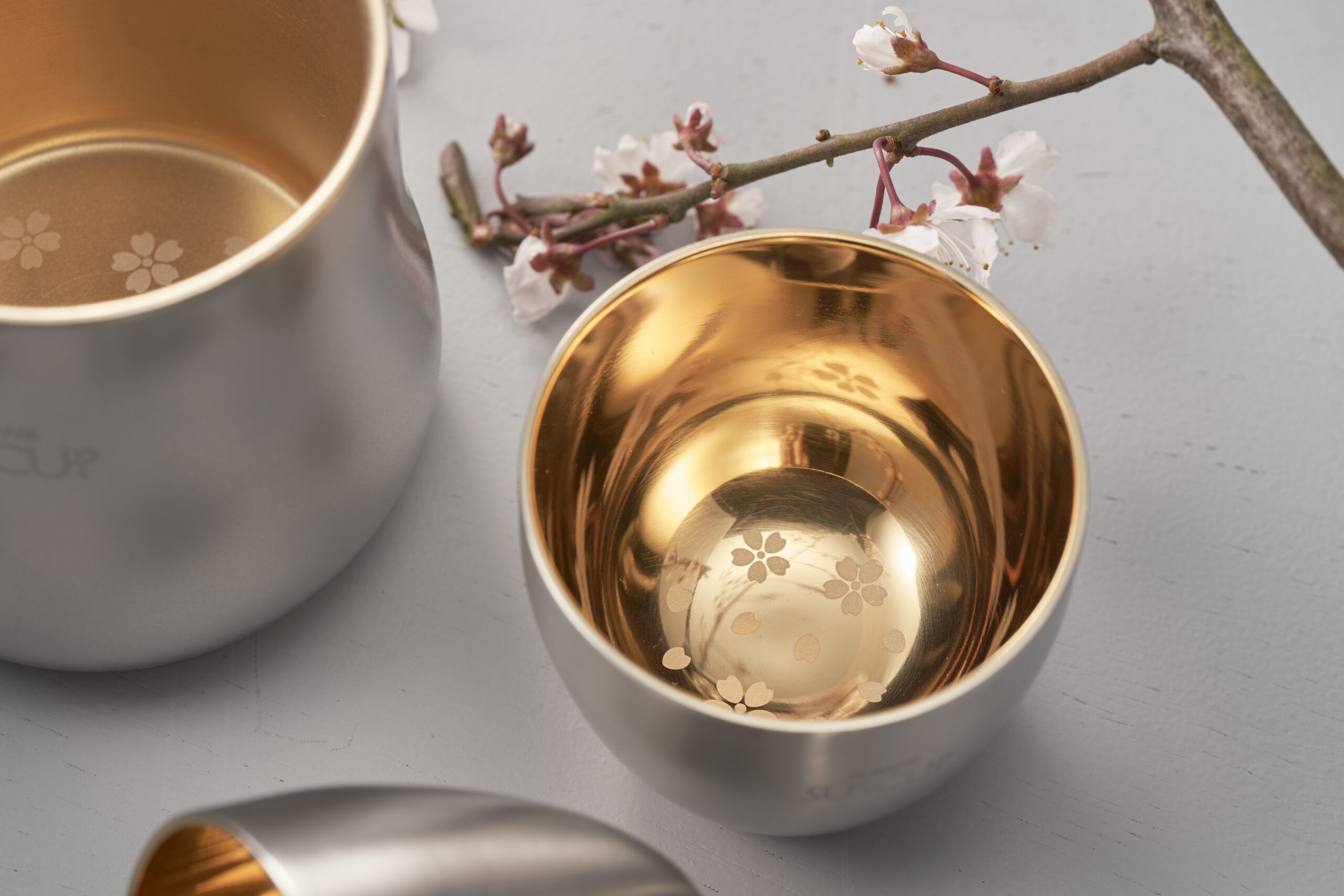 18-8ステンレス二重構造さくらぐい呑み（内面24金メッキ） | 燕市