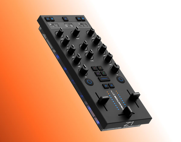 Traktor Kontrol Z1美品！純正キャリングケース付き！ Traktor Kontrol