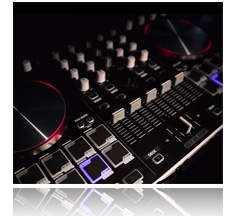 ReloopのPCDJコントローラーBeatMix4の紹介ページです。