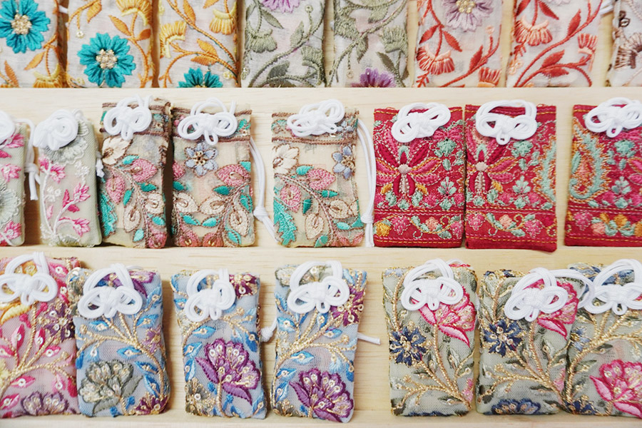 おしゃれすぎる神戸のお守、毎月1日だけの「華守」とは？ | Lmaga.jp
