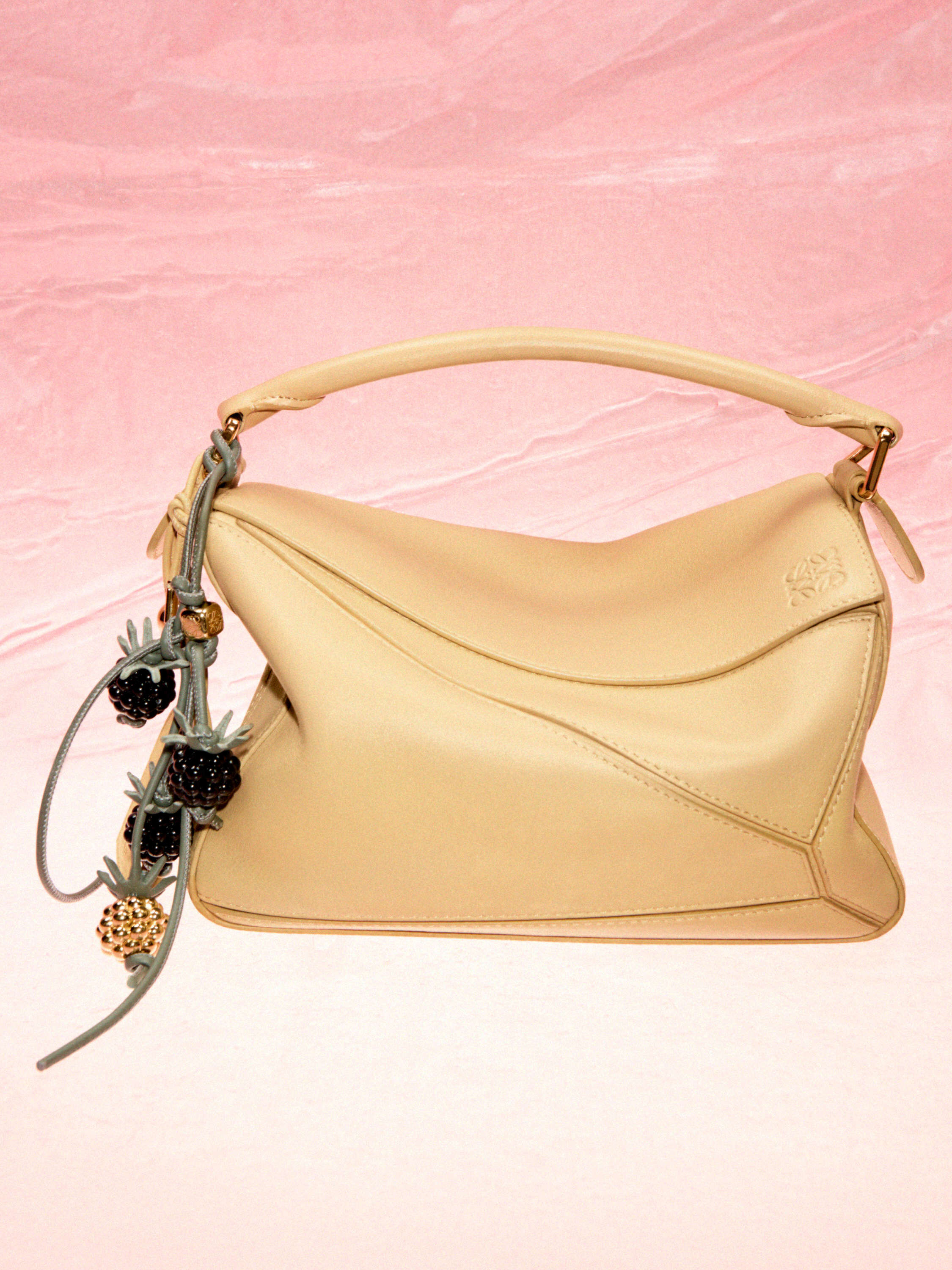 ロエベ公式オンラインストア｜LOEWE - LOEWE Japan official website