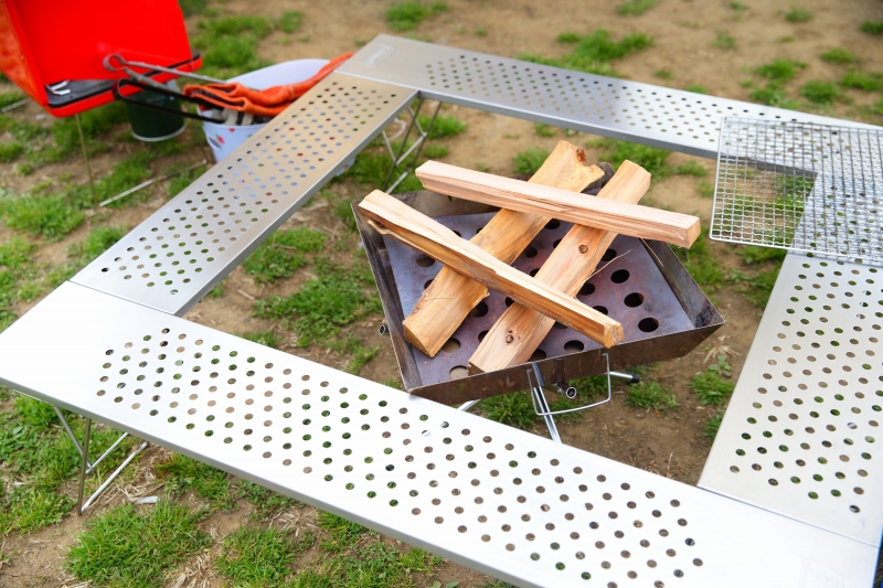 コールマン 焚火テーブル 囲炉裏 ファイアープレイステーブル