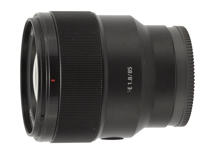 Sony FE 85 mm f/1.8 review - Introduction - LensTip.com
