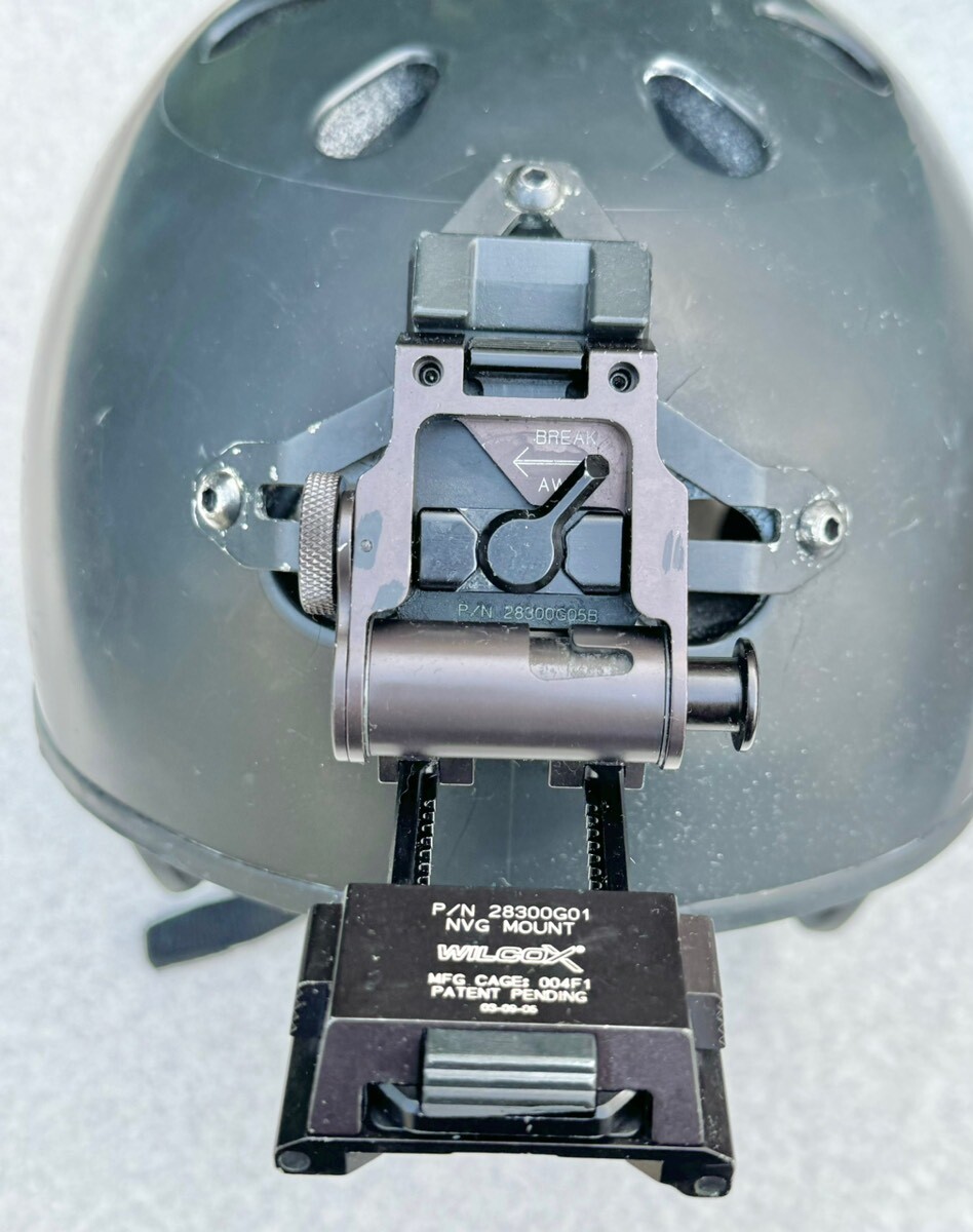 米軍実物 navy seal protec レスキュー ヘルメット WILCOX L2G05 NVG
