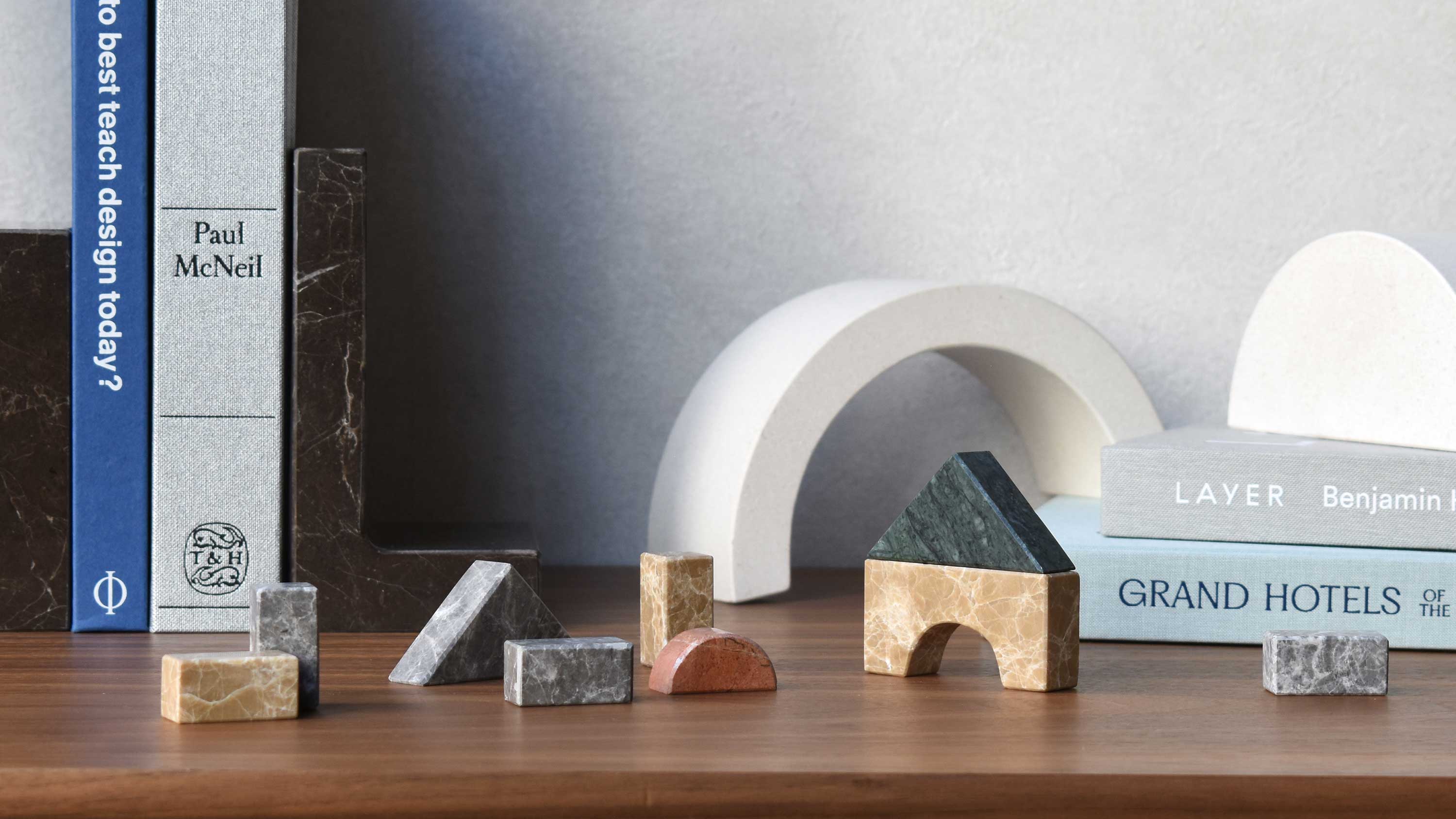 ISHIZO｜「石」がもたらす好奇心の世界 | LIVING MOTIF｜家具