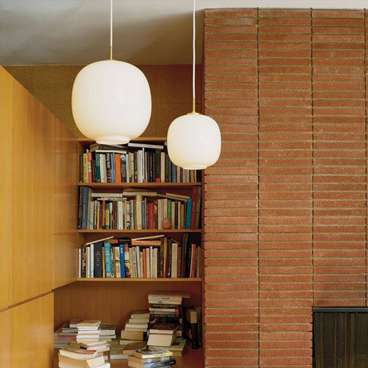 Brass/Glossy Opal Glass VL 45 Radiohus Pendant 370 (LED, Triac