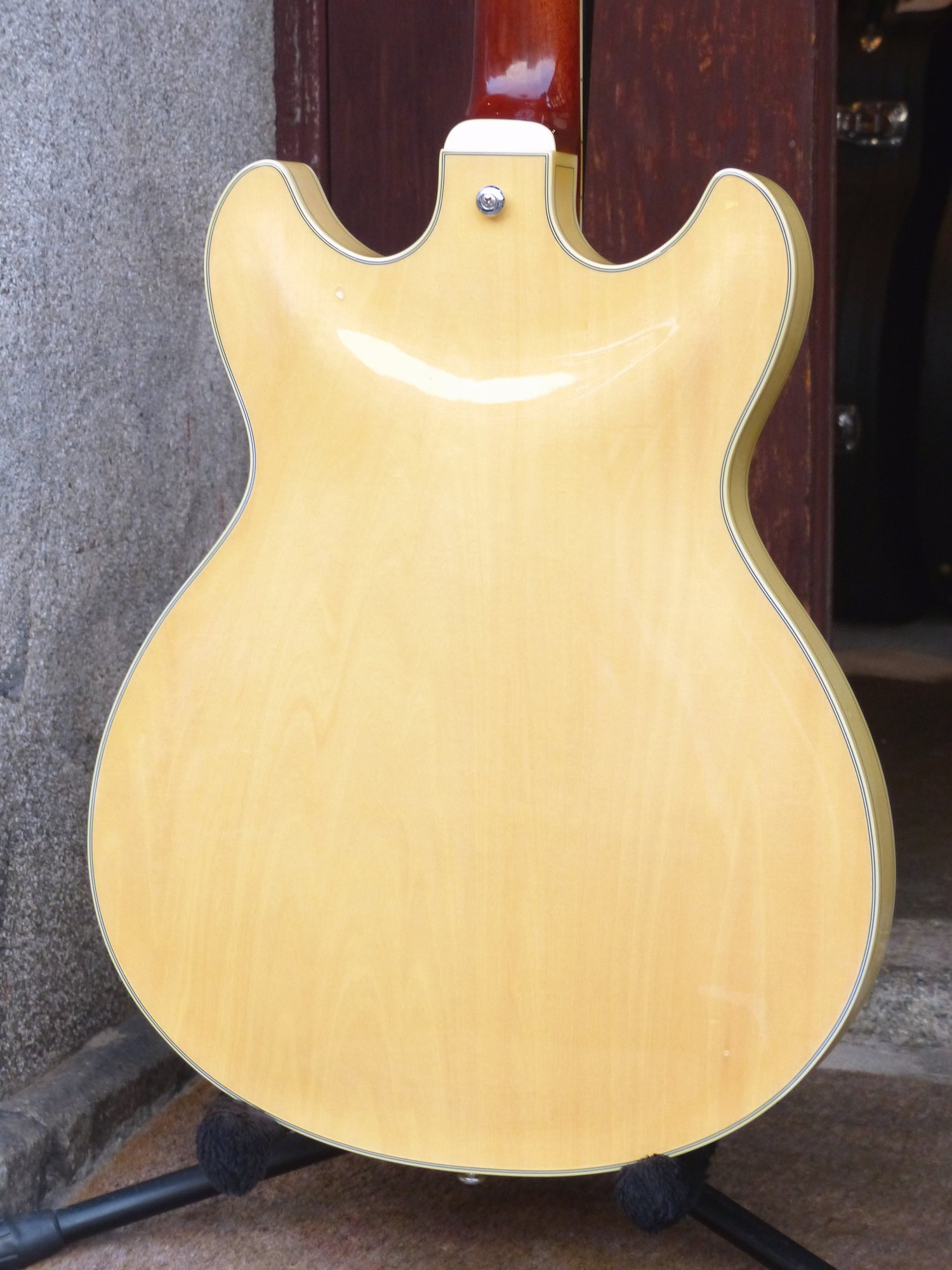 Ibanez AS73D-NT-12-02ハードケース 付き Ibanez AS73D-NT-12-02ハード