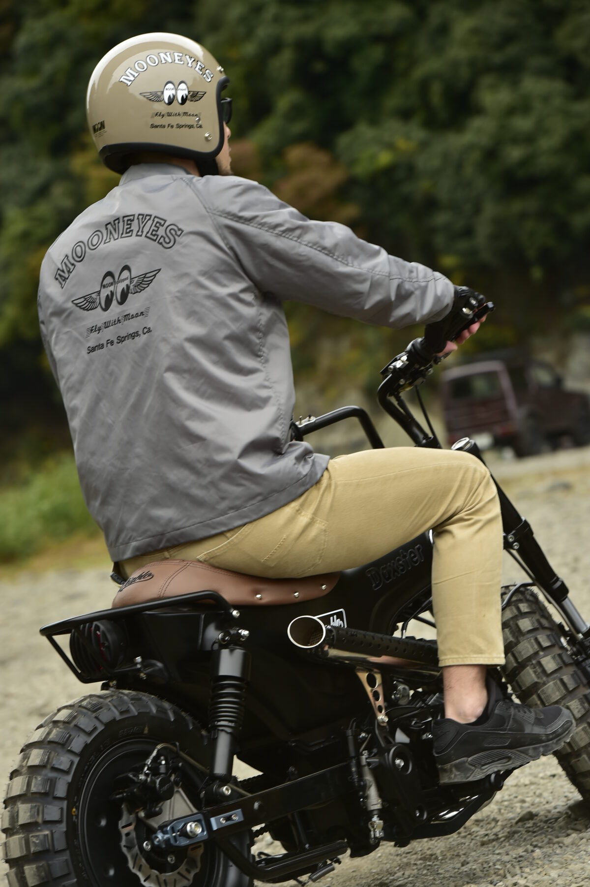 大人ライダーに合うアメリカンスタイル MOONEYES新作ヘルメット