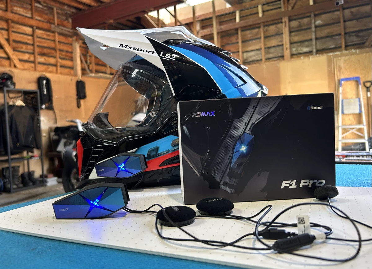 ASMAXが放つ“新感覚×最強”バイクインカム、これは次世代の相棒だ