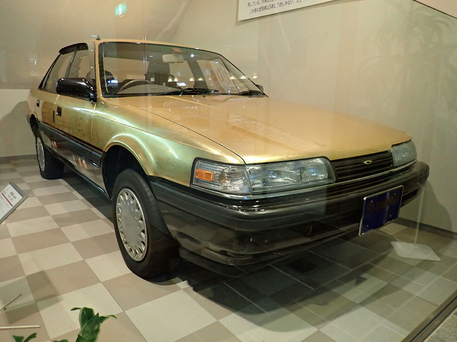 これぞ金沢だ！ / マツダ カペラ プロフィール（金箔仕様）,1989年式