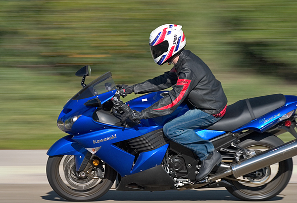 MD Ride Review: 2006 Kawasaki ZX-14 | MotorcycleDaily.com