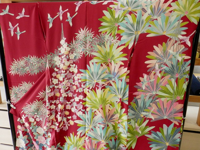 伝統の古典柄 正絹京友禅振袖 赤 〈フルオーダーお仕立て、ガード加工