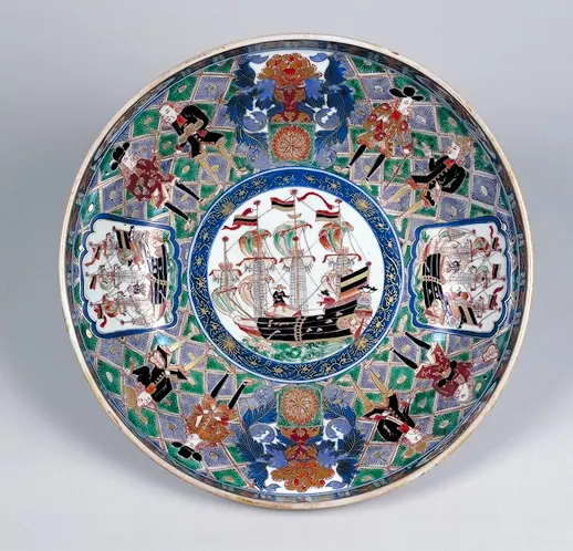 色絵五艘船文大平鉢 伊万里 – MOA美術館 | MOA MUSEUM OF ART