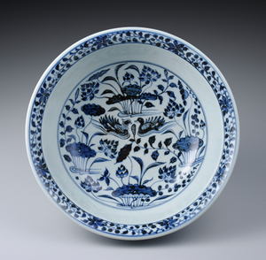 青花蓮池鴛鴦紋碗