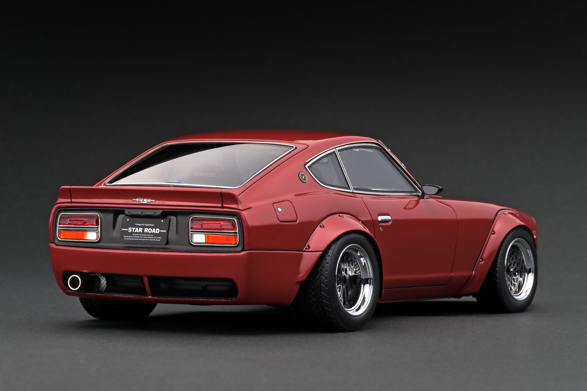 Ignition Model 1:18 Nissan Fairlady Z (S30) STAR ROAD in Red