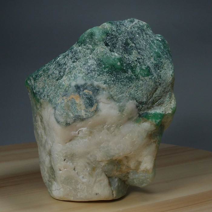 HS211T 糸魚川産翡翠原石 MoonMadness