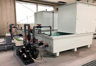 FRP水槽 - 油圧機器・自動車関連機器の専門商社