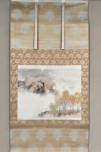 掛け軸 山田邦人 洋上紅富士 絹本 希少 軸装 茶道具 掛軸 美品 です