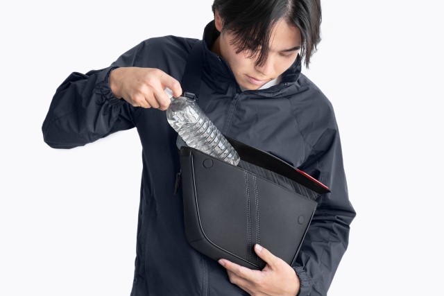 クロスボディバッグ BLACK/RED