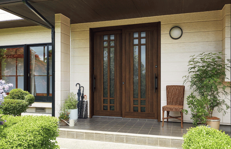 和風の玄関引き戸｜木製に見えるおしゃれな引き戸にリフォームする