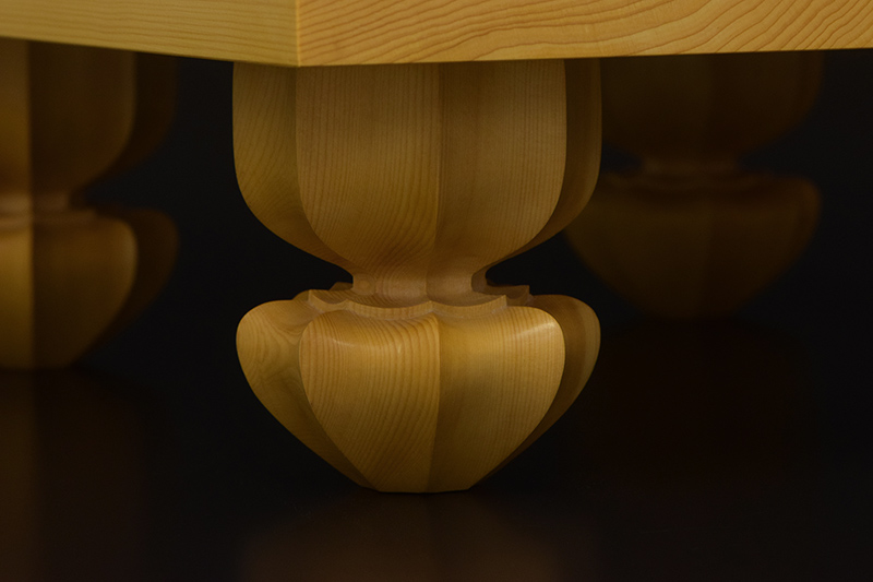 国産本榧足付将棋盤 5寸4分（天地柾） sa50063 | 前川榧碁盤店